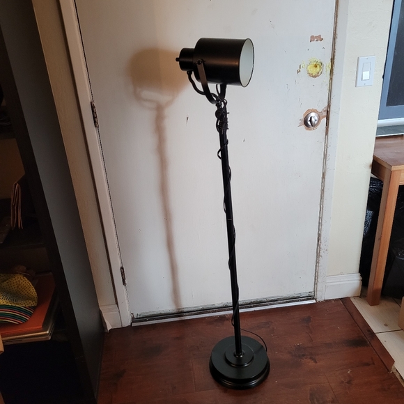 Tv,lite,xbox, shelves, - Picture 1 of 4